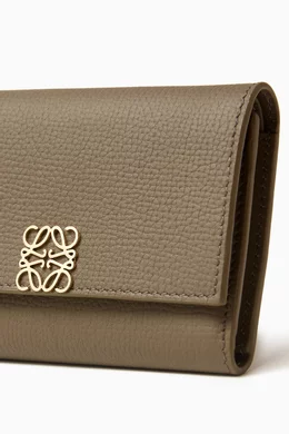 さらにお値下げ★ロエベANAGRAM SMALL VEAL WALLET Anagram small vertical wallet in pebble grained calfskin