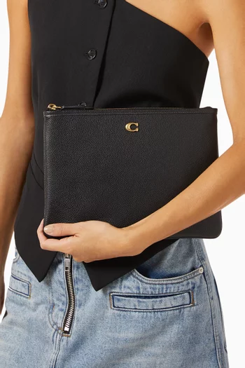 Essential Pochette 28 in Pebbled Leather