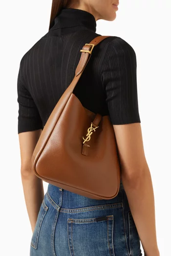 Small Le 5 À 7 Shoulder Bag in Grained Leather