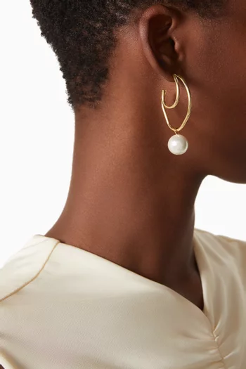 Barcelona Pearl Hoop Earrings in 18kt Gold-plated Brass