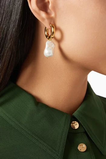 Pearl Huggie Earrings in 14kt Gold-plated Brass