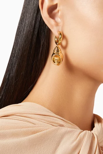 Shell & Pearl Huggie Earrings in 14kt Gold-plated Brass