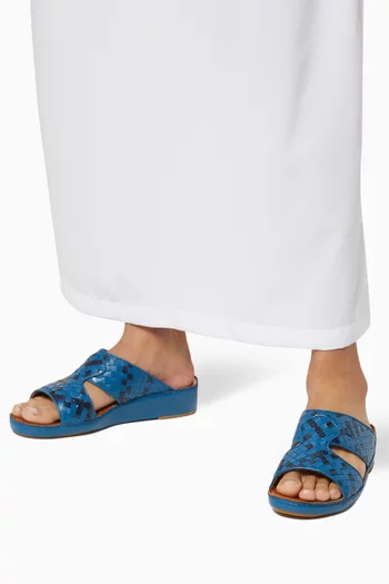 حذاء مفتوح بينينسولا جلد أفعى كارونغ بتصميم مجدول وجلد عجل ناعم