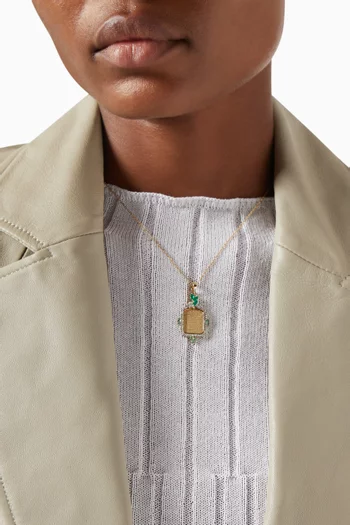 قلادة بدلاية آية الكرسي مرصعة بالماس وبأحجار الزمرد ذهب أصفر عيار 18