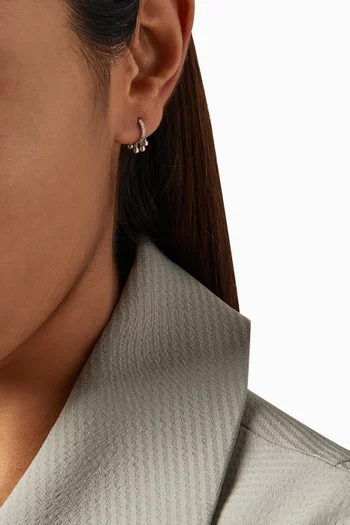 Diamond Dangle Single Huggie in 18kt White Gold