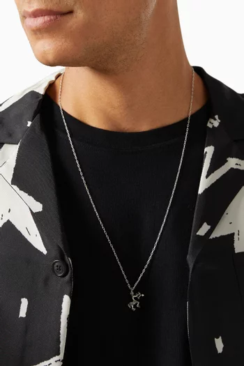 قلادة بسلسلة ودلاية على شكل رمز برج القوس مطلية بالفضة