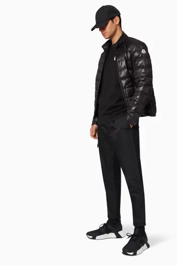 جاكيت أكورس نايلون من تشكيلة لونغ سيزون