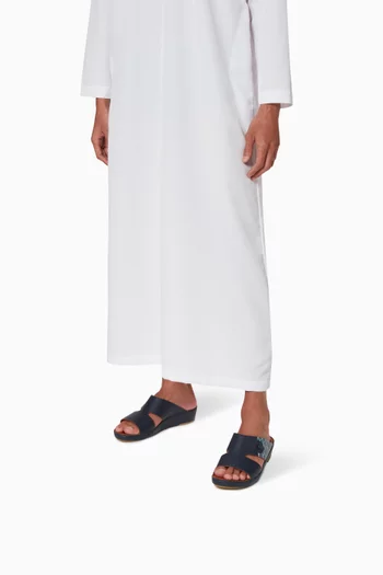 حذاء مفتوح لاترال غرافيتا جلد عجل ناعم بنقشة حروف الماركة