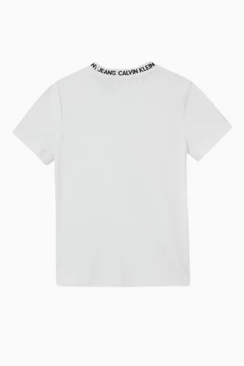 تي شيرت قطن بياقة بشعار الماركة بحياكة إنتارسيا