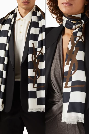 وشاح كاسندر نقشة حروف الماركة تويل حرير