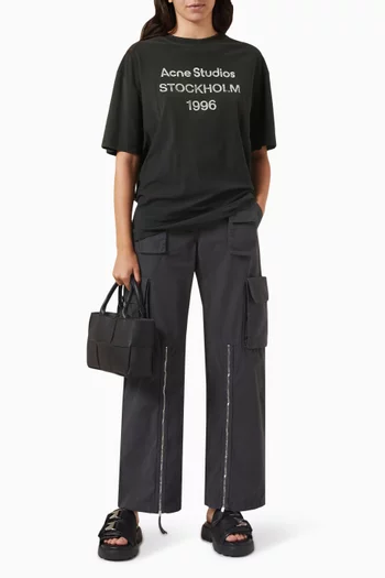 تي شيرت بشعار الماركة وطبعة 1996 مزيج قطن