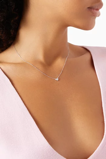 قلادة ميني بدلاية على شكل قلب مرصعة بماسات بافيه ذهب أبيض عيار 14