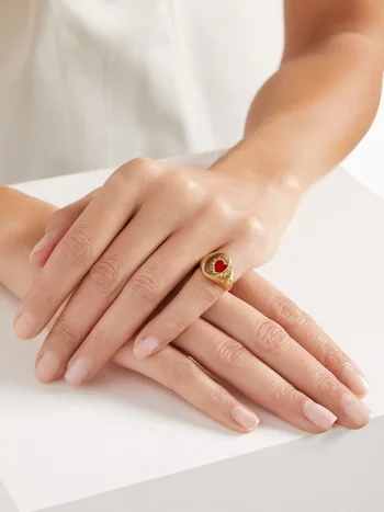 Heart on Biladi Diamond Ring in 18kt Gold