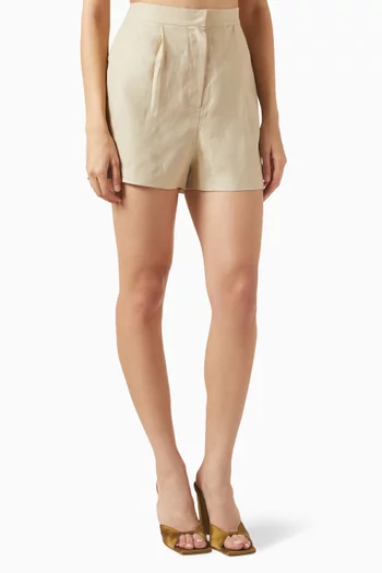 Pleated Shorts in Linen