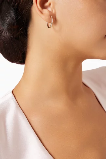 أقراط دائرية متوسطة مرصعة بالماس ذهب عيار 18