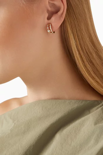 أقراط تريولوجي فوريفر مرصعة بالماس ذهب أصفر عيار 18