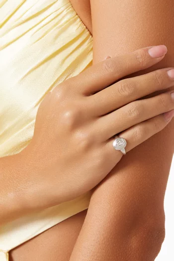 Round Diamond Pinky Ring in 18kt White Gold