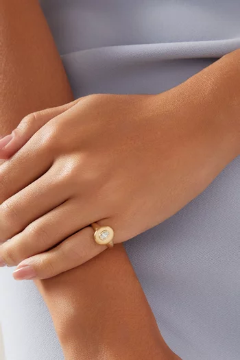 Round Diamond Pinky Ring in 18kt Yellow Gold