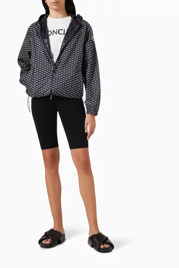 جاكيت ايديو بشعار الماركة