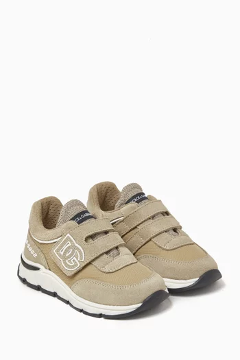 سنيكرز برقعة شعار الماركة قماش شبكي وشمواه