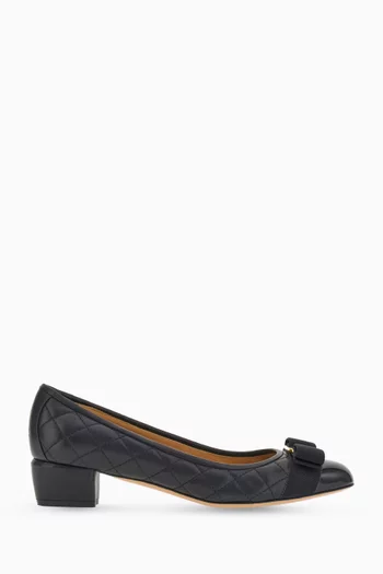 Vara Bow 30 Round-toe Pumps in Quilted Nappa