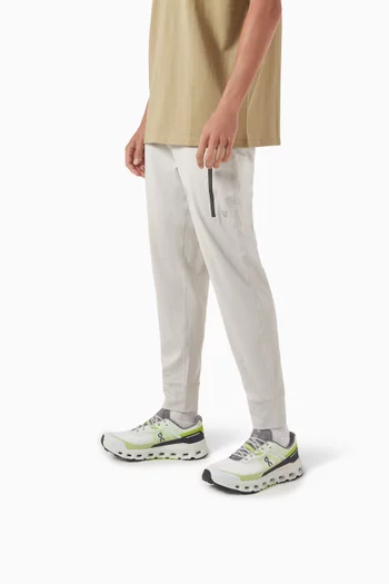 Cloudvista 2 Sneakers in Mesh