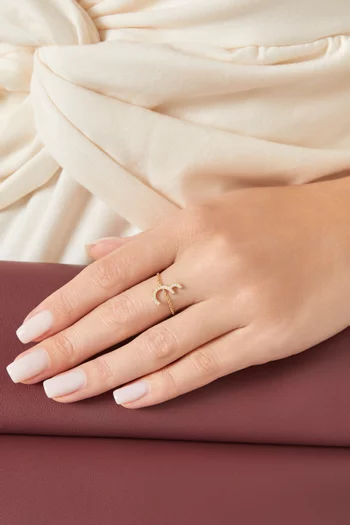 Arabic Letter Initial "3ein" Adjustable Chain Ring in 18kt Yellow Gold