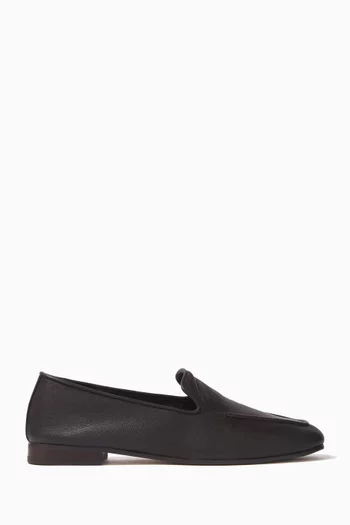 Closed-toe Loafers in Leather