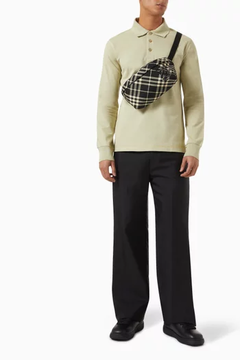 حقيبة خصر بنقشة مربعات