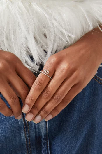 خاتم بشعار حرف V معدن