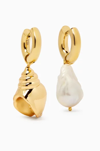 Shell & Pearl Huggie Earrings in 14kt Gold-plated Brass