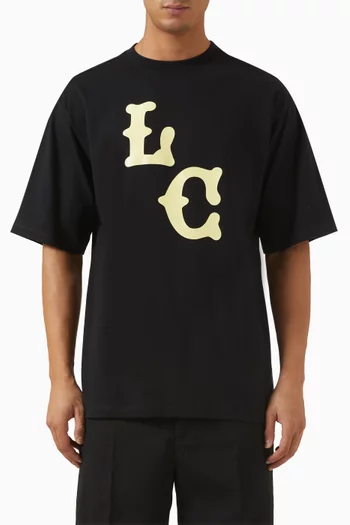 تي شيرت بشعار الماركة قطن