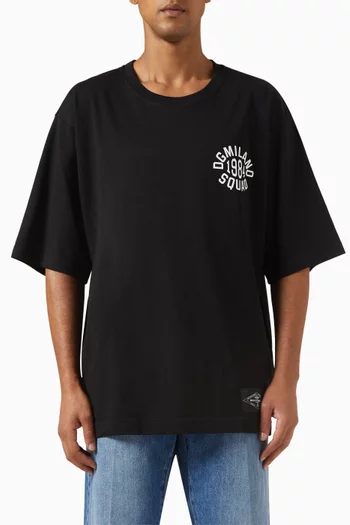 تي شيرت بشعار الماركة قطن من مجموعة ري ايديشن