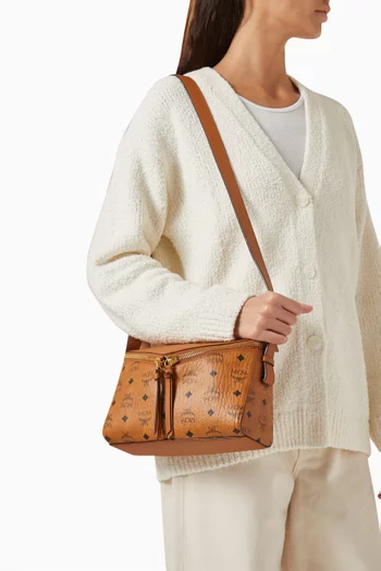 حقيبة كتف بجزء بتصميم معين ونقشة فيزيتوس