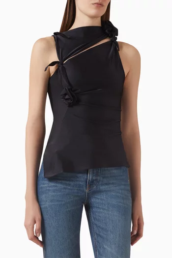 بلوزة بقصة غير متماثلة وزهور نايلون مطاطي