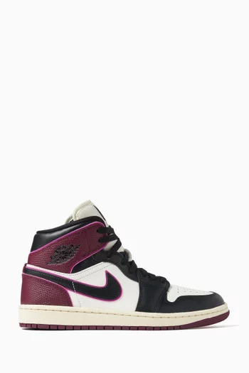 Air Jordan 1 Mid-top Sneakers in Leather