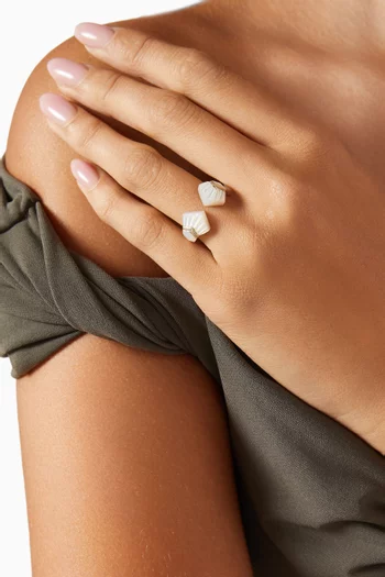 Elements Diamond & Mother of Pearl Ring in 18kt Gold