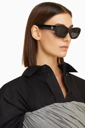 Cat-eye Sunglasses in Acetate