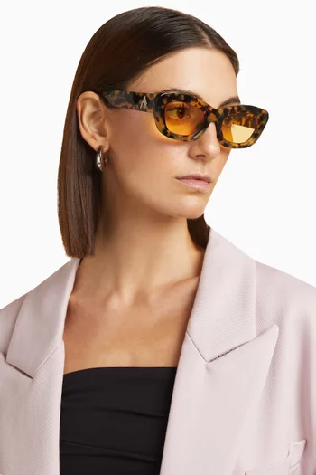 Cat-eye Sunglasses in Acetate