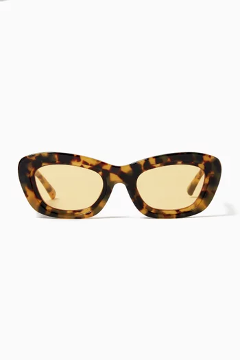 Cat-eye Sunglasses in Acetate