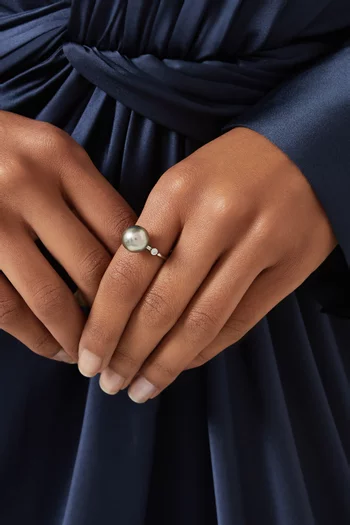 Akila Pearl Diamond Ring in 18kt White Gold