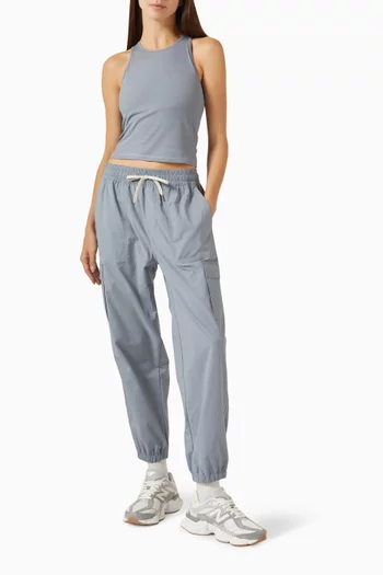 بلوزة بوز بليو بلا أكمام مودال