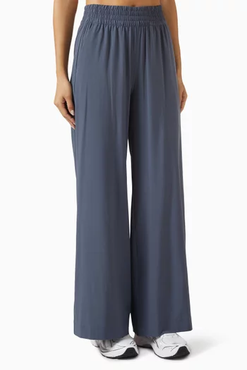 Villa Lightweight Wide-leg Pants in Stretch-woven