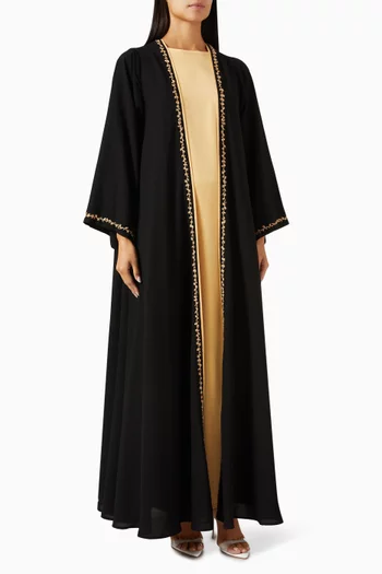 طقم عباية مطرزة