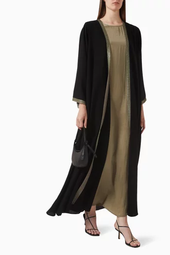 طقم عباية مطرزة