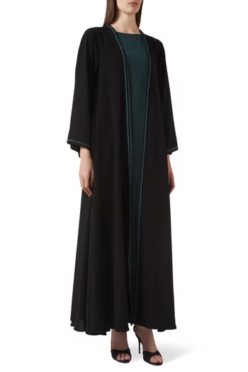 طقم عباية مطرزة