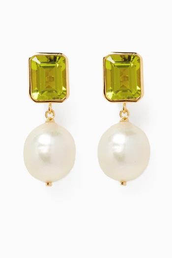 The Peridot Pearl Stud Earrings in 18kt Gold Vermeil