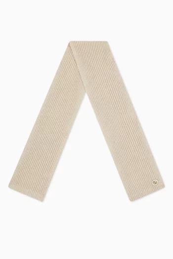Scarf in Wool Cable Knit