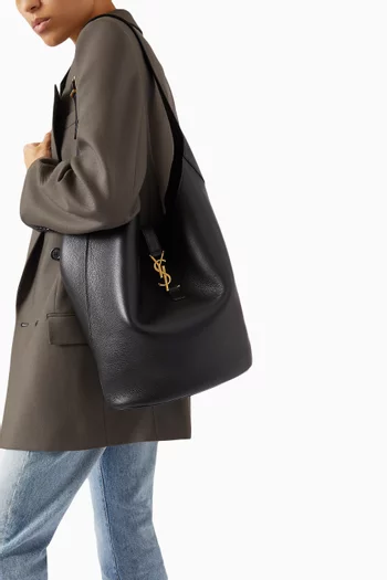 Large Le 5 À 7 Soft Hobo Bag in Grained Leather