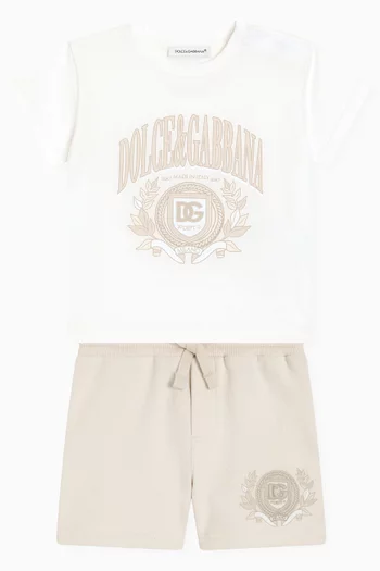 شورت رياضي مطرز بشعار الماركة صوف قطني